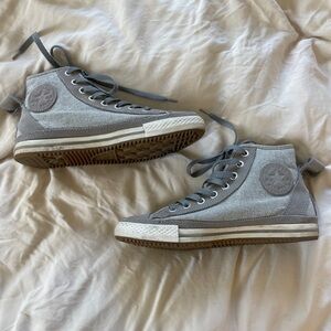 Fleece lined high top gray converse